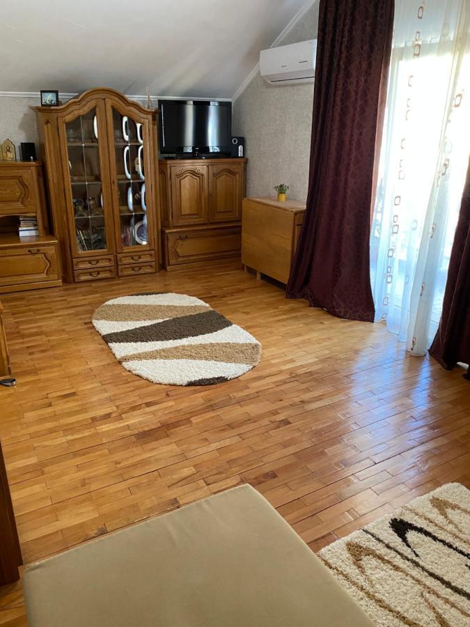 Camere mansarda cu balcon Curtea de Argeş Exterior foto