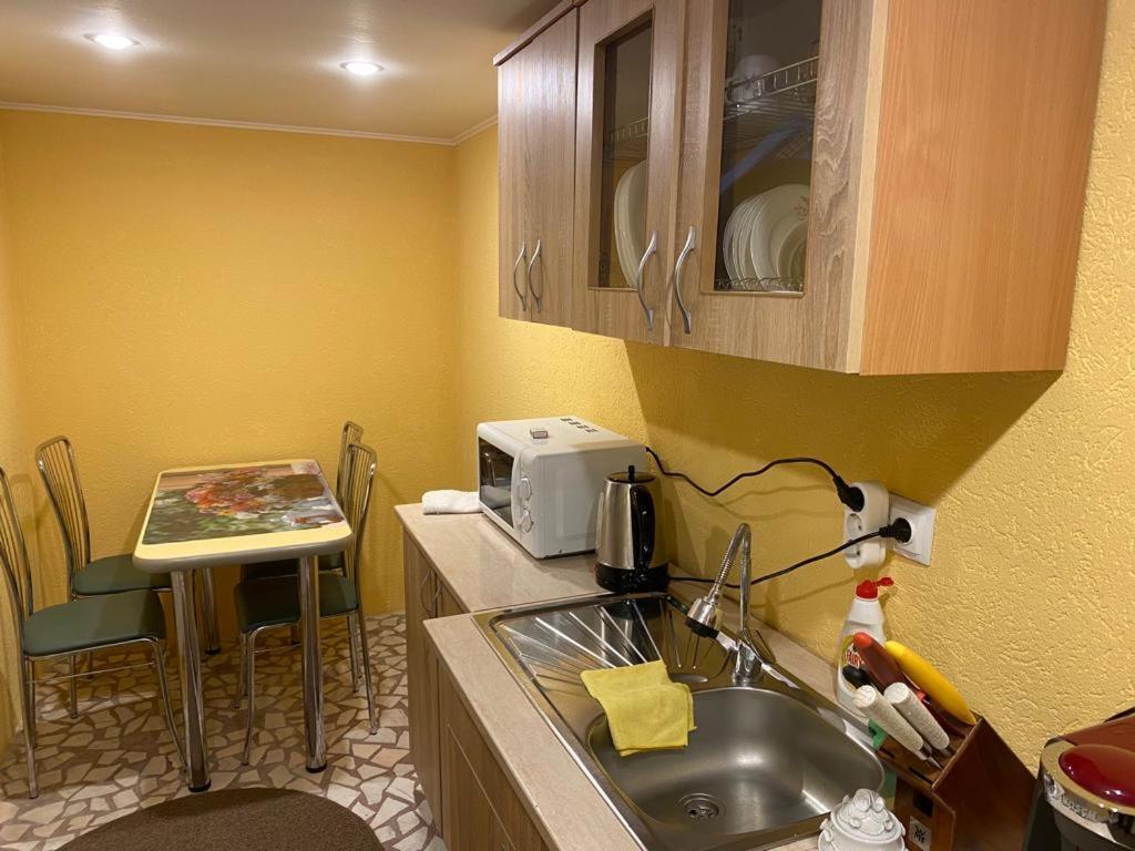 Camere mansarda cu balcon Curtea de Argeş Exterior foto